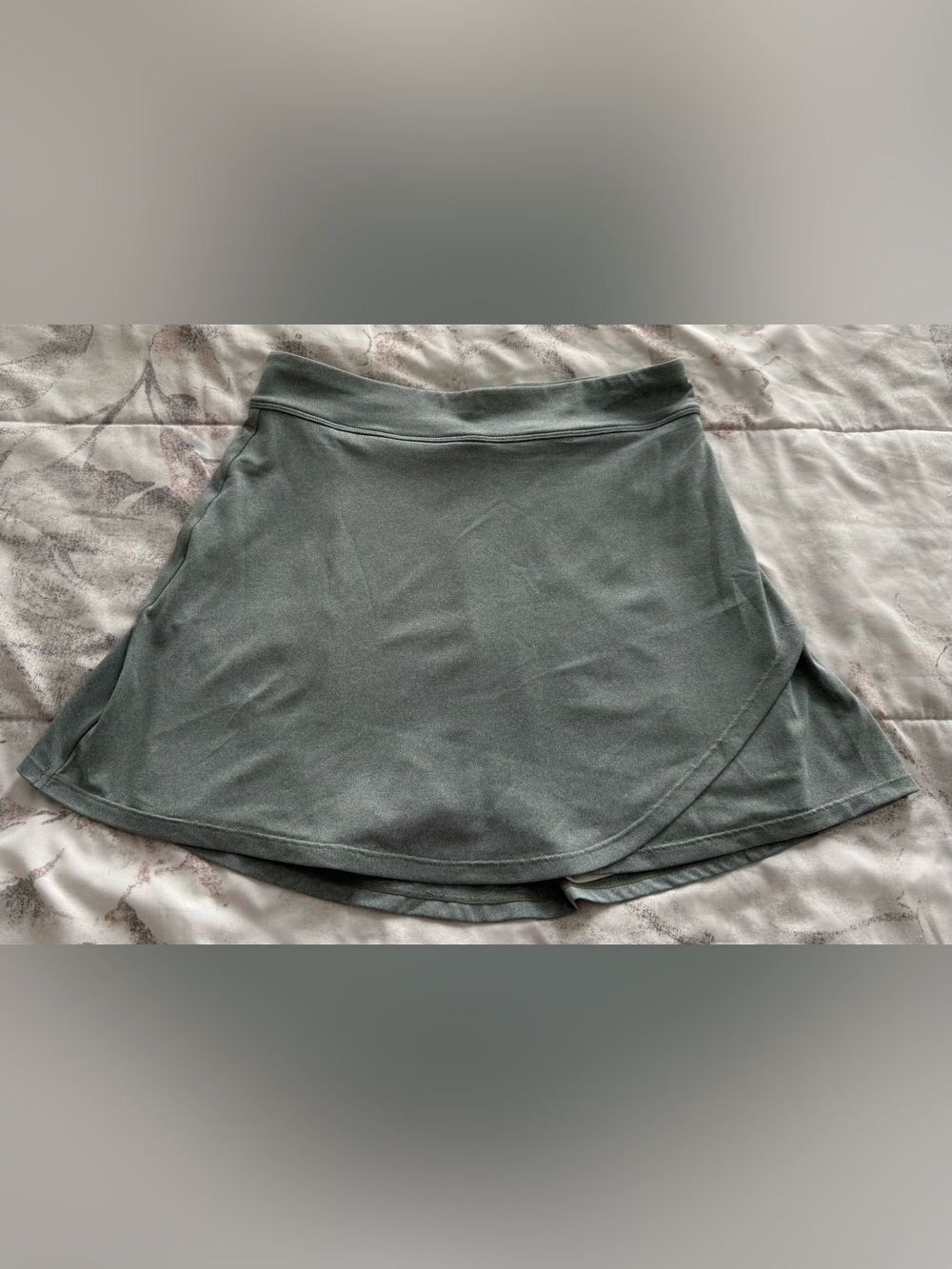 EleVen by Venus Williams Gray Wrap-Style Circle Skirt with white shorts, size M